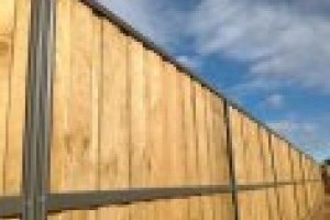 Lap and Cap Timber Fencing